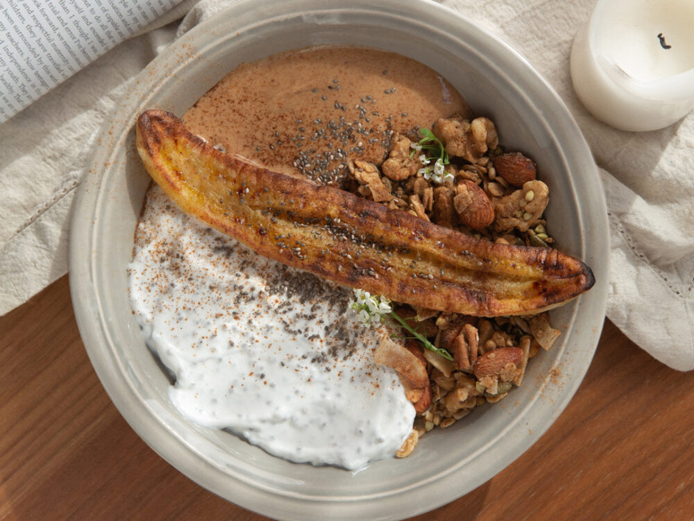 Key Lime Pie Smoothie Bowl - Emily Grace Food