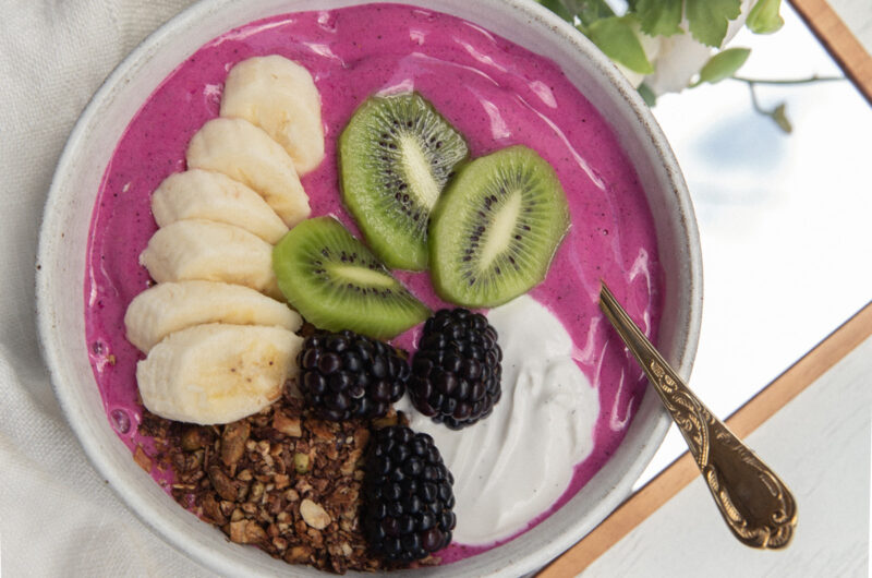 Dragonfruit Smoothie Bowl⁣
