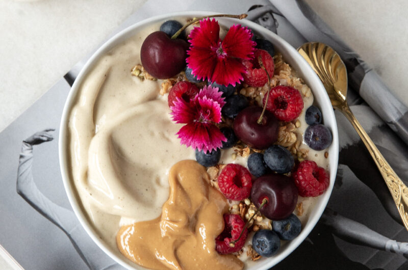Caramel Peanut Butter Smoothie Bowl