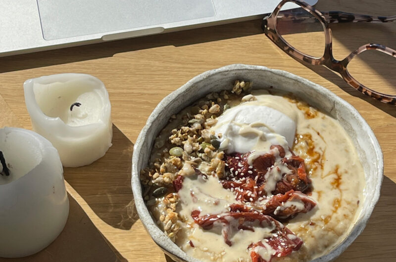 Rhubarb Custard Porridge