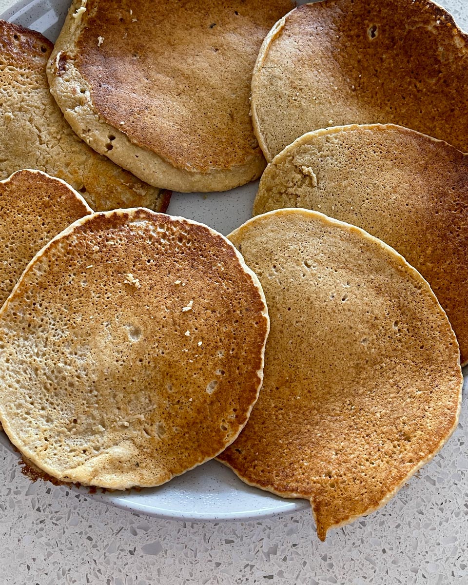 oat hotcakes on a plate